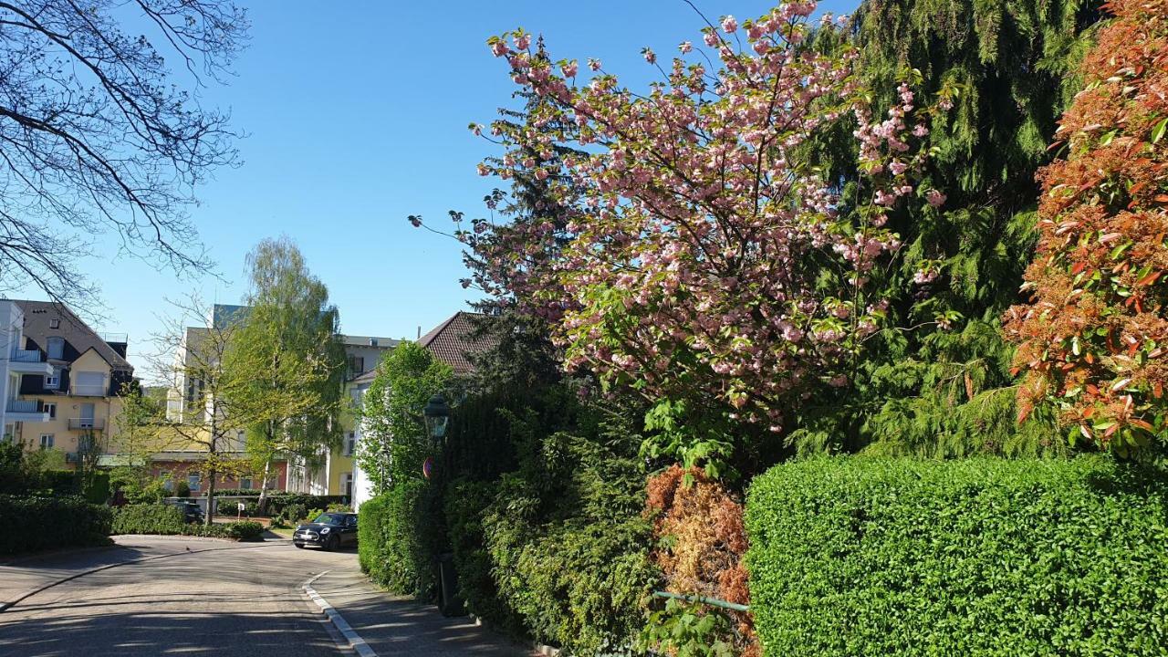 Family Suites & Parking Baden-Baden Exteriör bild
